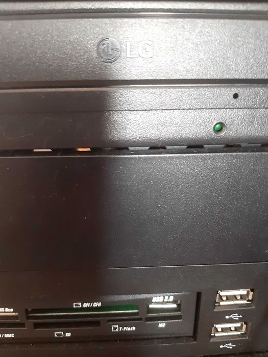 Computador de mesa LG, impressora, teclados e UPS