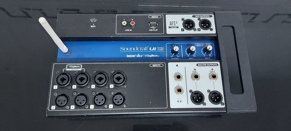 Mesa de Mistura Soundcraft Ui12