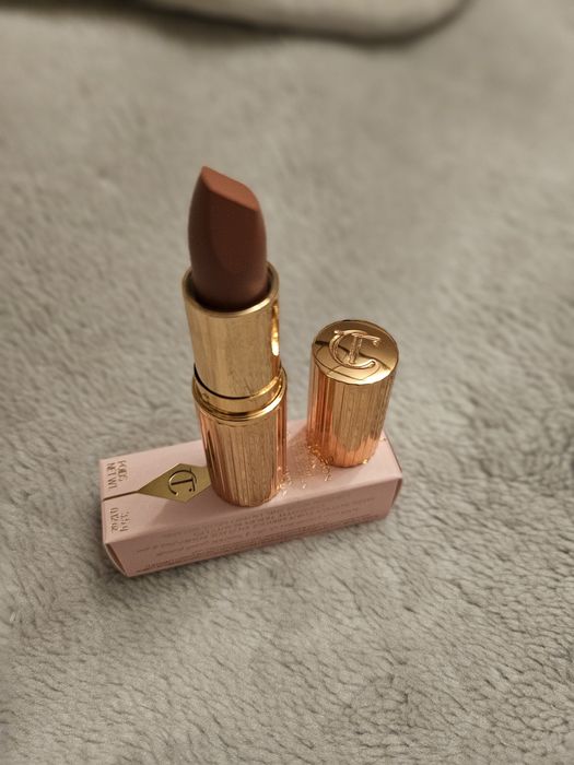 Pomadka pilow talk Charlotte Tilbury