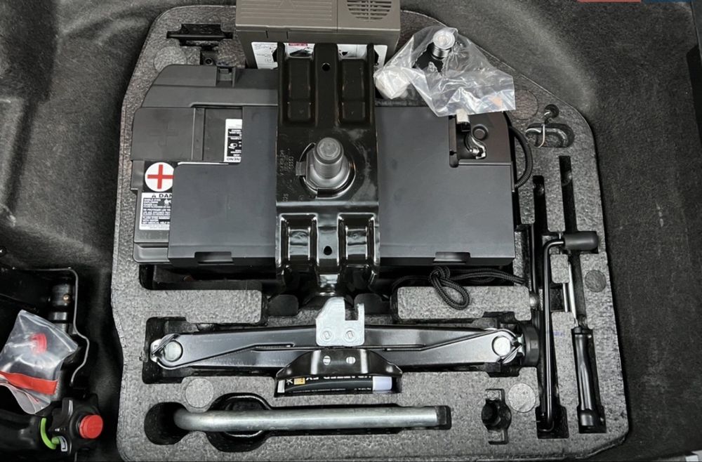 Audi A4 2012 VIN WAUZZZ8K9DA070875 фото оголошення 8 з 15