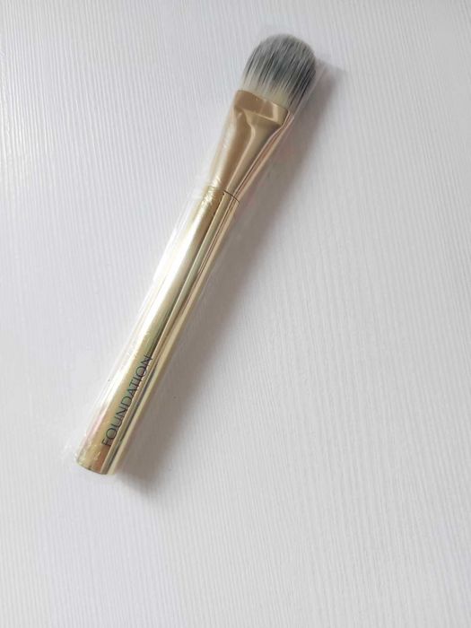 Foundation brush