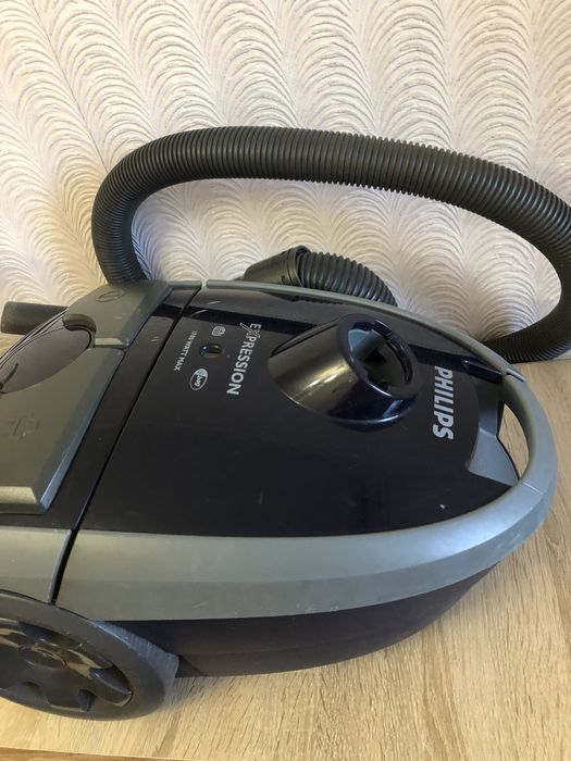 Пилосос PHILIPS
