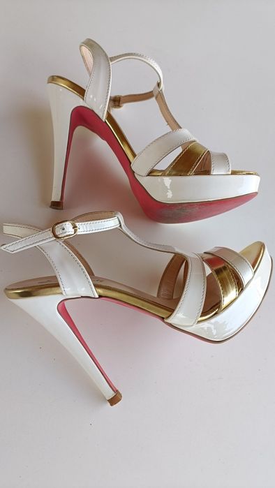 Sandália Branca e Dourada 36