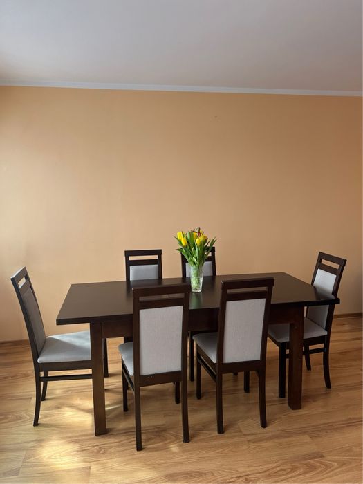 Stół jadalniany + 6 krzeseł – elegancki zestaw