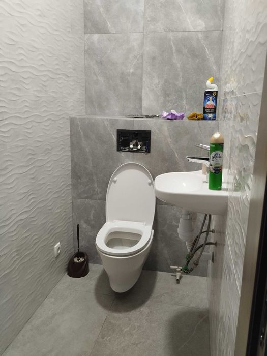 Продам дом пгт, Зидьки. Крепкий в отличном месте рядом г.Змиев