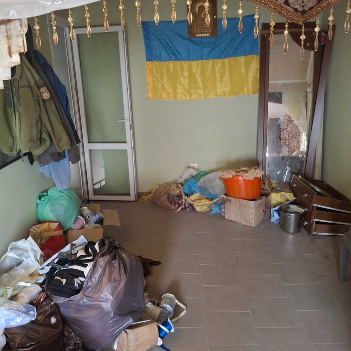 Продам гараж біля унвверсаму три поверхи
