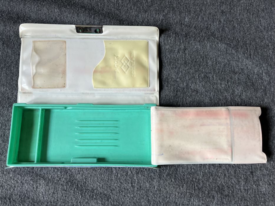 Chiński piórnik z czasów PRL