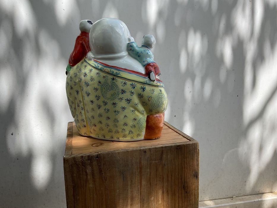 Figura de BUDA em porcelana