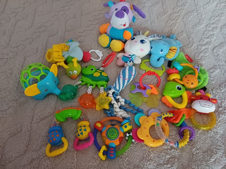 Іграшки для немовлят. Брязкальця
