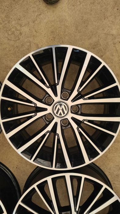 Felgi aluminiowe VOLKSWAGEN TOURAN GOLF ! 17 Cali ! MONTAŻ!