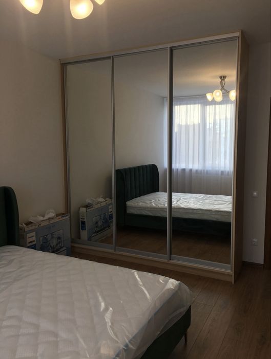 Розсувні двері для шафи купе