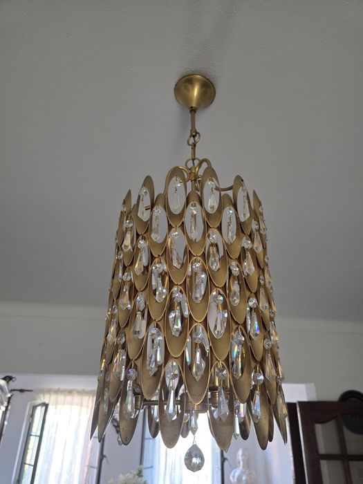 Candeeiro de teto dourado