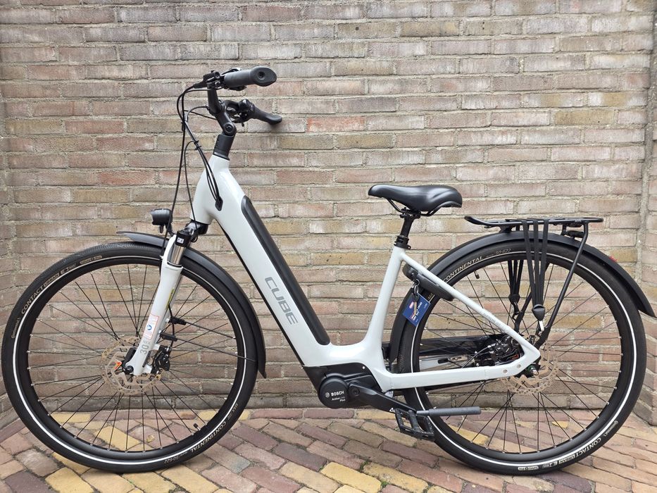 Rower Elektryczny Cube Supreme Bosch