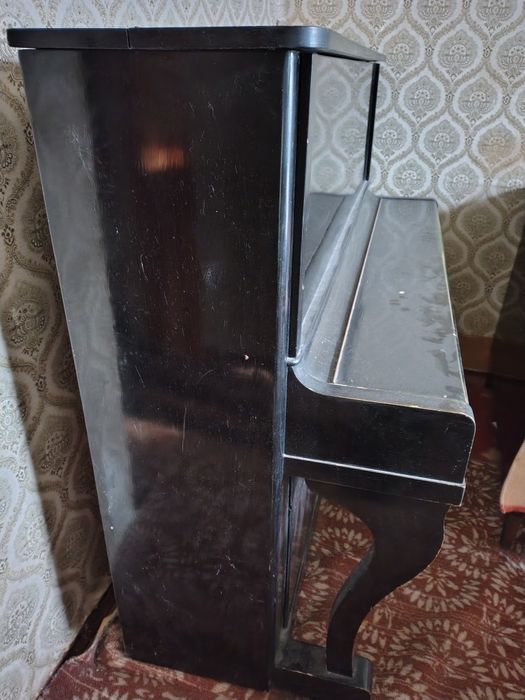 Пианино Україна   продам