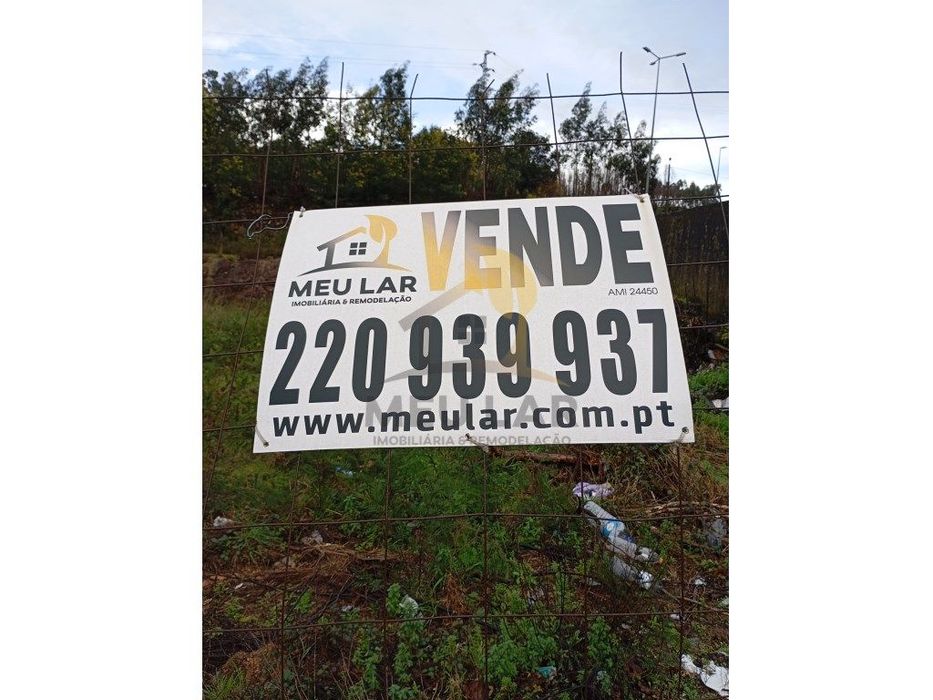 Terreno de 648m2 com c/ Projeto Aprovado p/ Moradia T3 — Valongo, Porto