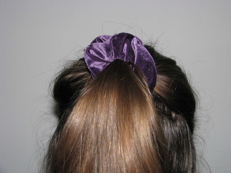 Scrunchie gumka do włosów welurowa ciemny fiolet NOWA