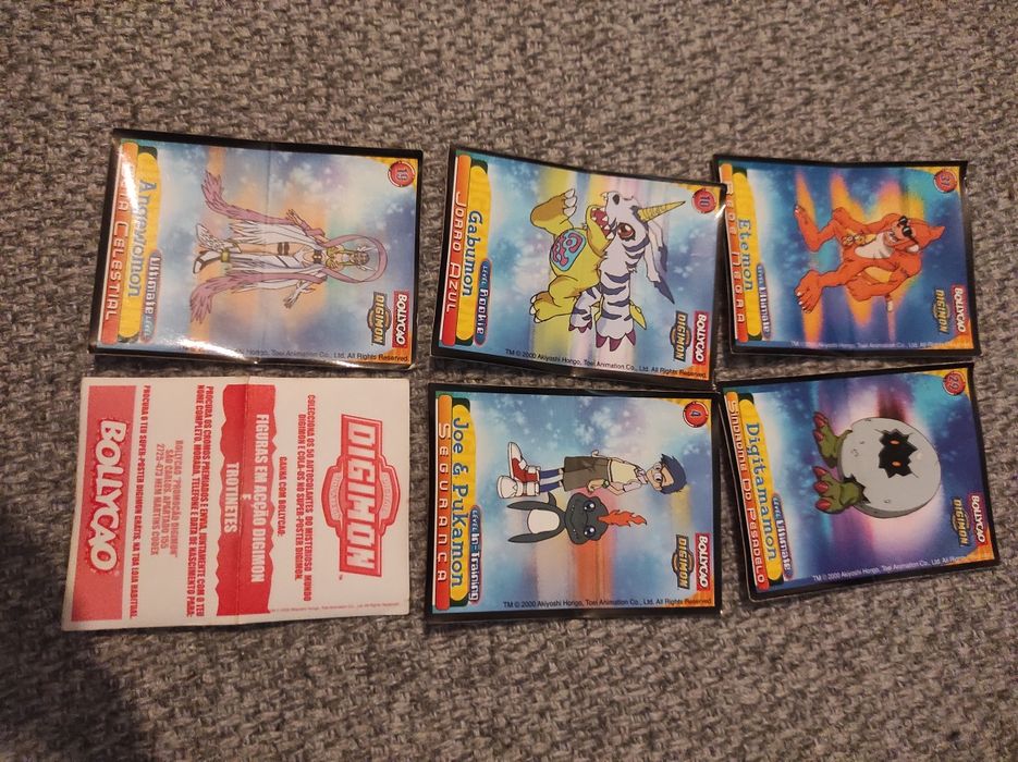 Digimon vários, tázos, autocolantes...