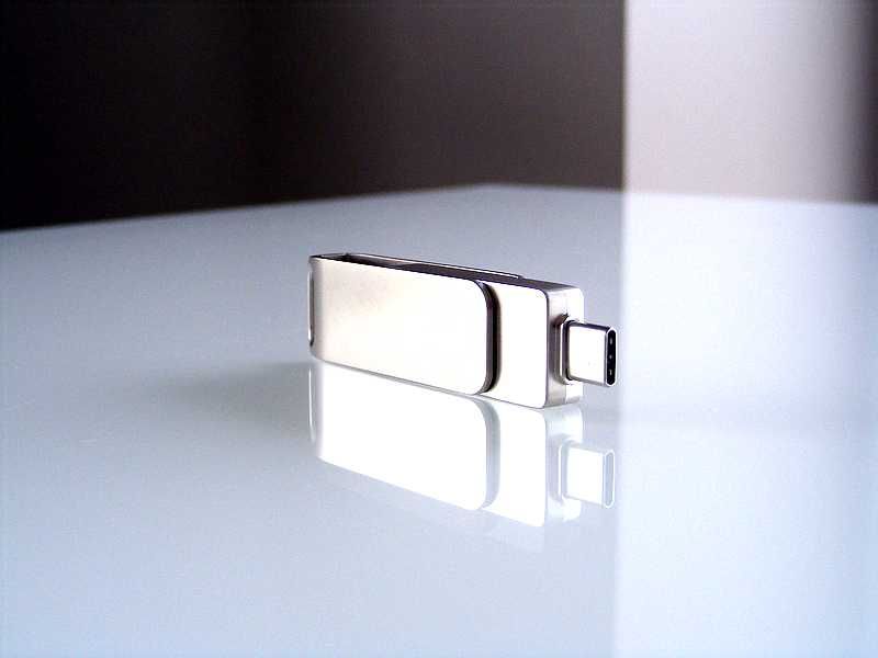 Nowy Pendrive Silver Metal 2TB 2000 GB (USB i USB-C)