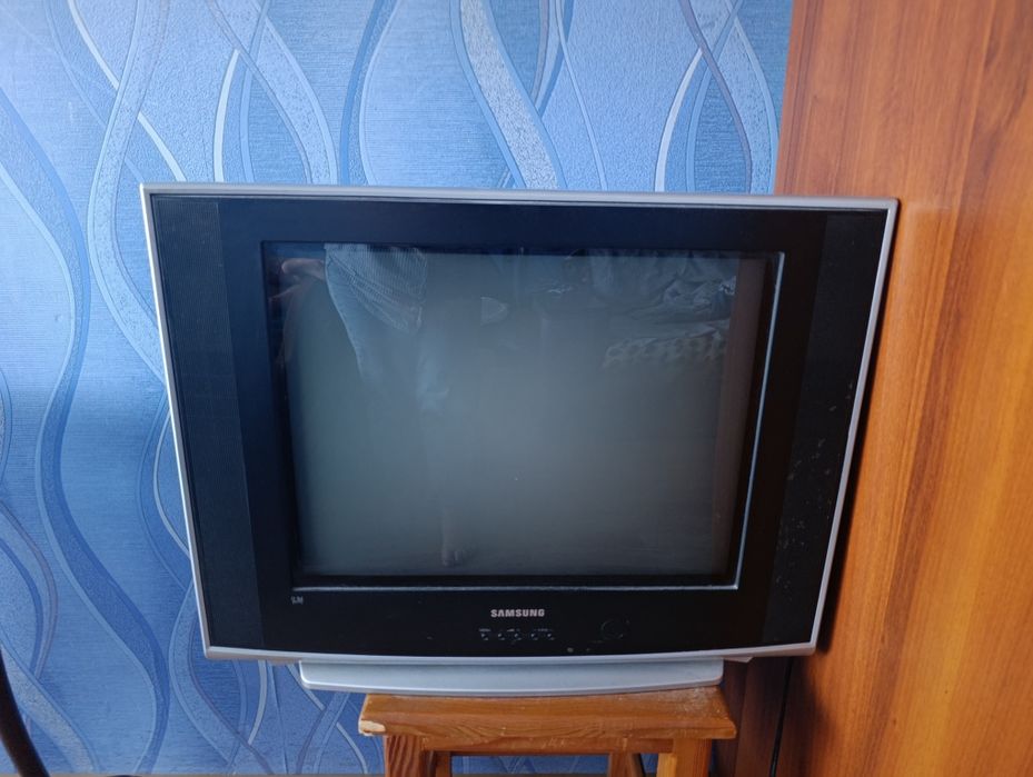 Телевізор SAMSUNG slim fit tv