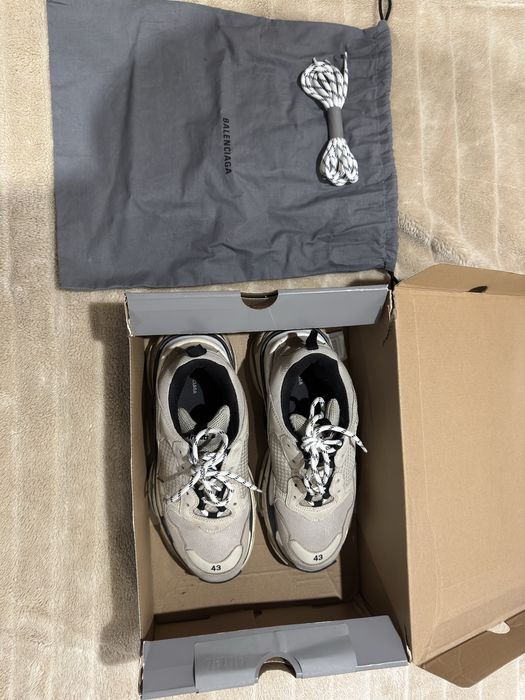 Balenciaga Triple S beige