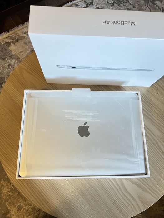 MacBook air 13 m1 8/256