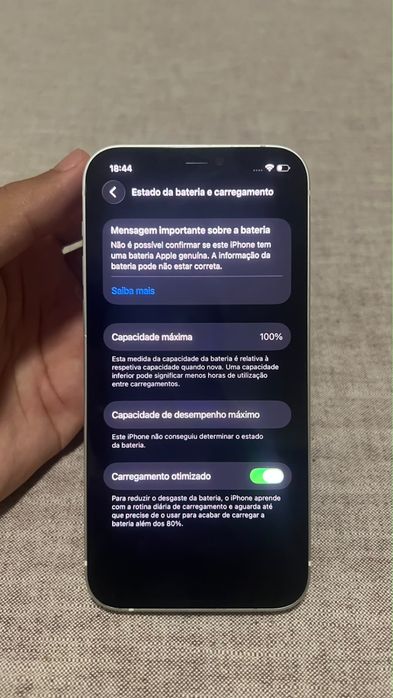 Iphone 12 128gb Branco com capa de protecao azul