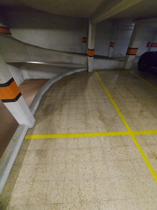 Lugar de Estacionamento duplo na Estrela