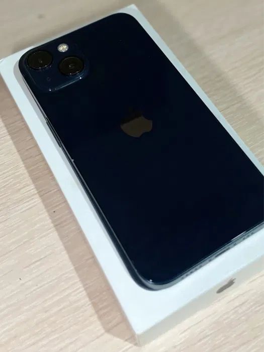 iPhone 13 mini 256GB — compacto, rápido e em excelente estado