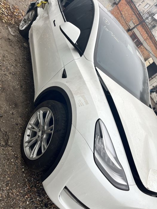 Розборка Tesla Y/3/S/X