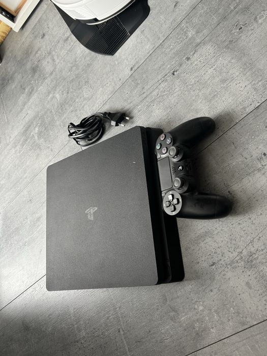 Konsola Sony PS4 500GB CUH-2216A Czarna/Komplet/Wys24H!
