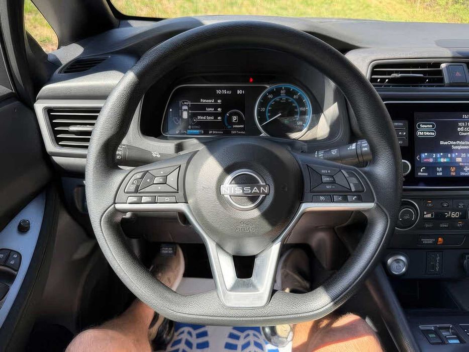 Nissan LEAF S      2025