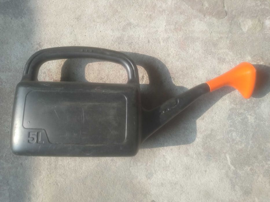 Grabie szpadle siekiery sekatory widły wiadro taczka rekawice