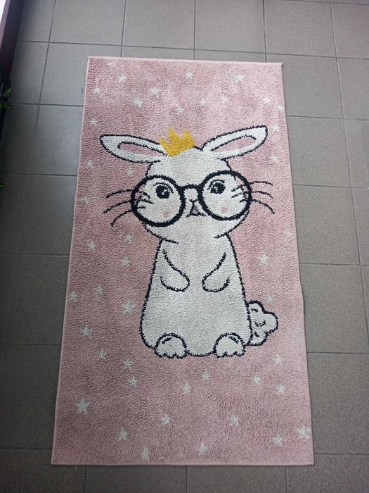 Dywan Happy Królik 80x150 cm Róż | Agata Meble | Pokój Dziecka