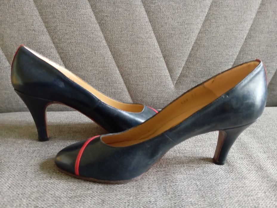 Sapatos de salto alto