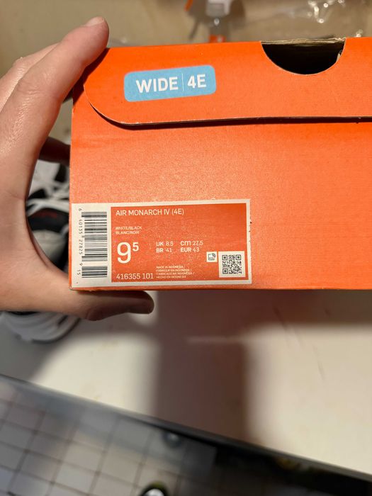 Кросівки Nike Air Monarch IV