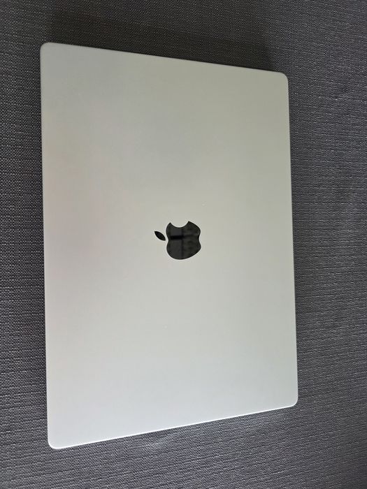 Apple MacBook Pro M4 Max 16.2 cala