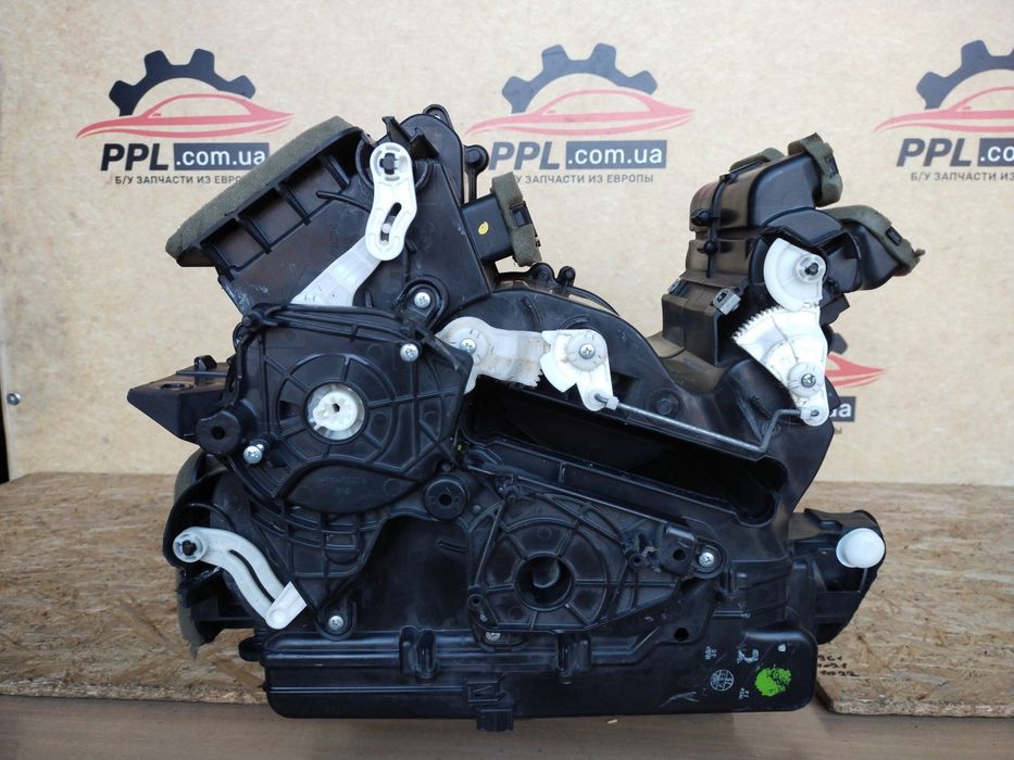 Ford Fusion 2012- Корпус печки DG9H-19B555-AH