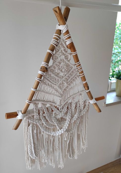 MAKRAMA trójkątna ozdoba boho na ścianę