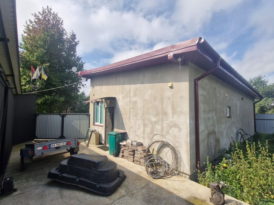 Приміщення 110м² + ангар