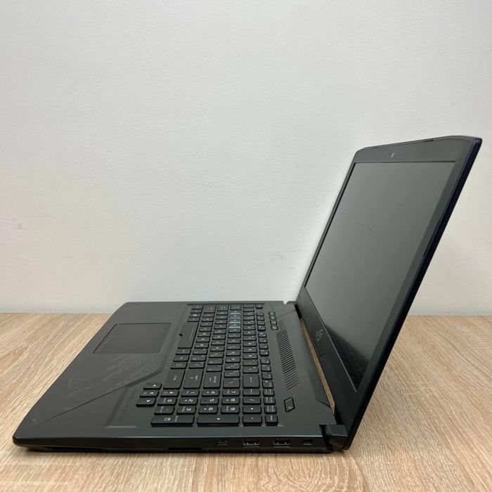 Asus ROG/IPS/120Гц/i7-8750H/16ГБ DDR4/GTX 1050Ti