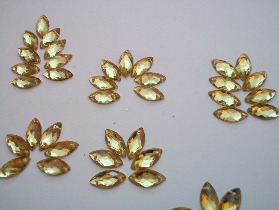 Kamienie akrylowe - złote kłoski, dł. 12 mm, szer. 7-8 mm, 120 sztuk