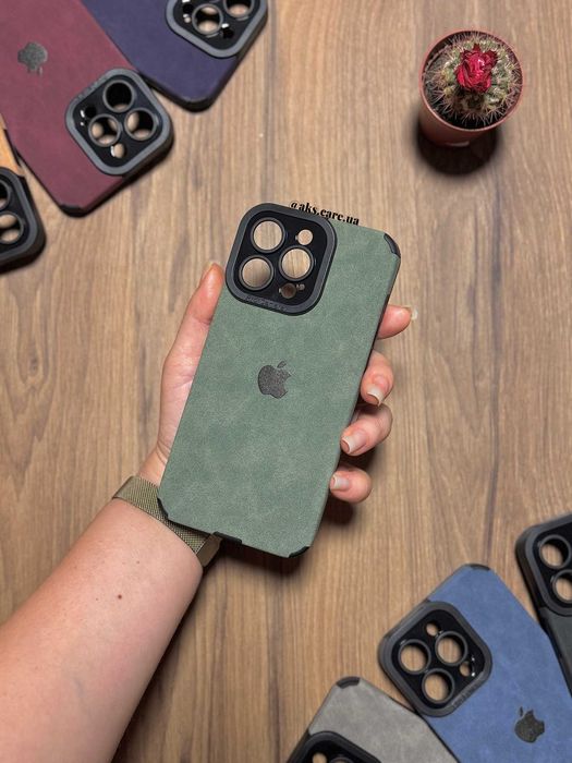 Зелений силіконовий чохол вельвет еко-замш з логотипом на айфон iPhone