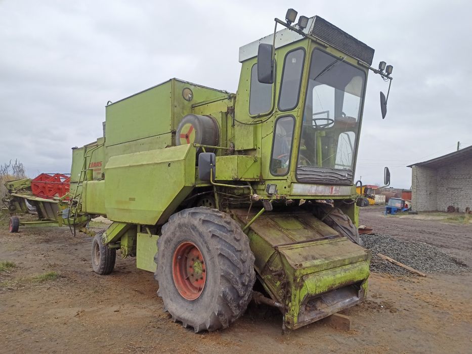 комбайн CLAAS Dominator 100