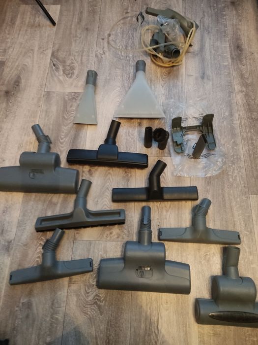 Щётки для пылесоса.