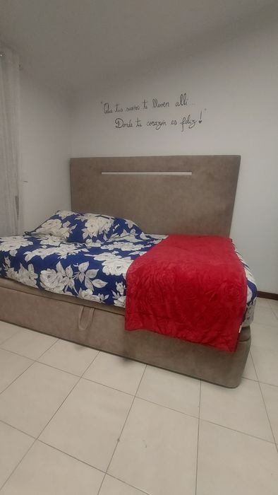 Cama Sommier com estrado elevatóro + cabeceira com led