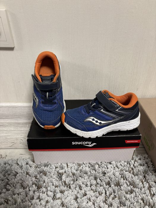 кросівки дитячі saucony