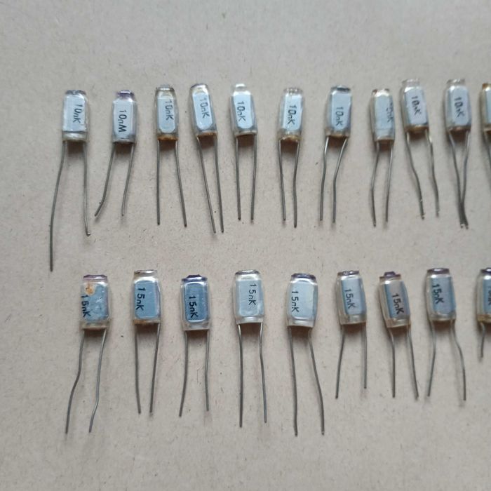 Część elektroniczna, kondensator