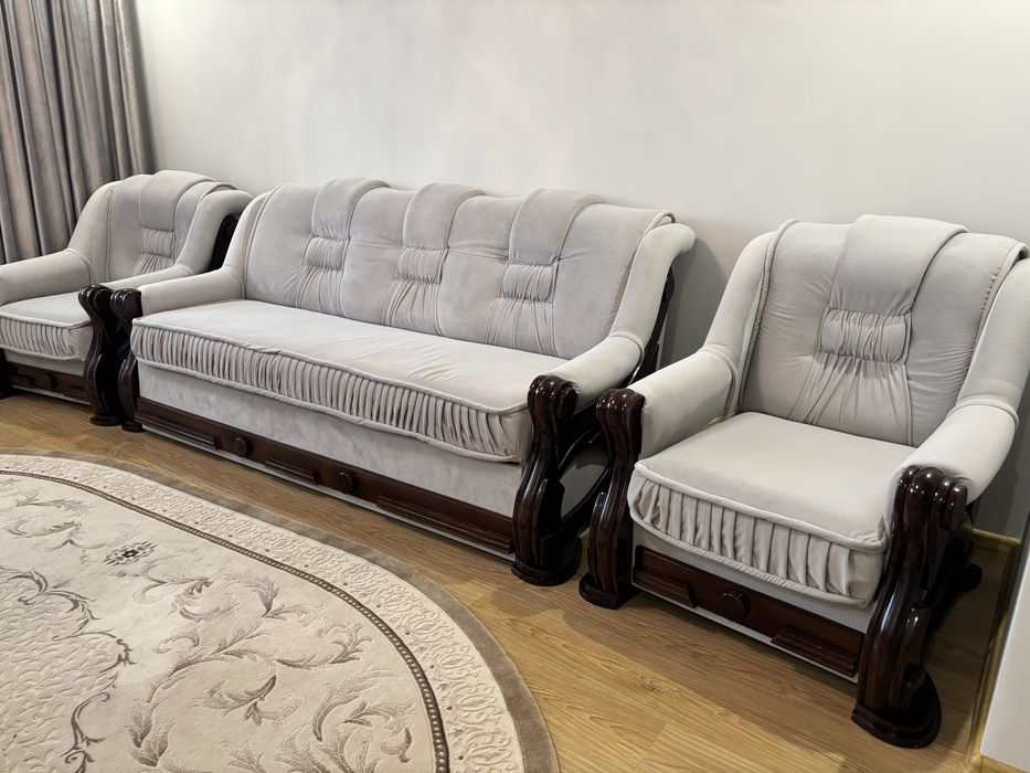 Диван + 2 крісла………..