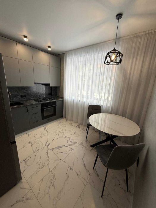 42460 Продаж 1к квартири на Озерній з ремонтом