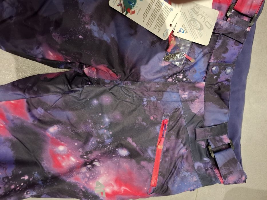 NOWE Damskie spodnie narciarskie 4F ICE FLOW T4Z14-SPDN500 MULTIKOLOR